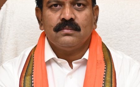 कबीरधाम में पीएम जनमन आवास योजना के नाम पर ठगी का आरोप, ठेकेदार शेख निजामुद्दिन उर्फ निक्की खान के खिलाफ FIR दर्ज