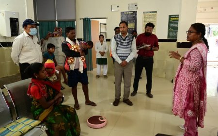 कोंडागांव: कलेक्टर नूपुर राशि पन्ना ने स्वास्थ्य केंद्रों का किया निरीक्षण, गर्भवती महिलाओं और कुपोषित बच्चों पर विशेष ध्यान देने के निर्देश