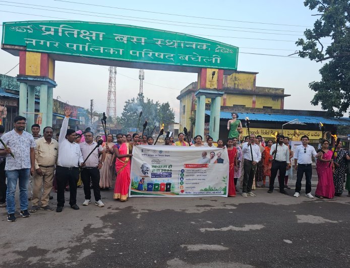 बड़े बचेली में निकली भव्य सेवा ज्योति यात्रा, जन-जन तक पहुंचाया सेवा और विकास का संदेश