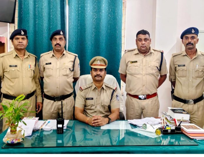 छिंदवाड़ा में घर में घुसकर सोने के जेवर चोरी करने वाले मां-बेटे गिरफ्तार, 3.76 लाख रुपये के आभूषण बरामद