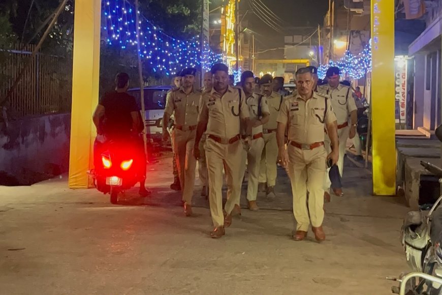 कवर्धा में देवी खप्पर यात्रा को लेकर पुलिस अलर्ट, नवरात्रि पर कबीरधाम पुलिस ने निकाला फ्लैगमार्च