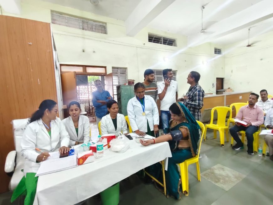 नगर पालिका अमरवाड़ा में सफाई मित्रों का स्वास्थ्य परीक्षण, सम्मान के साथ सुरक्षा की दी जानकारी