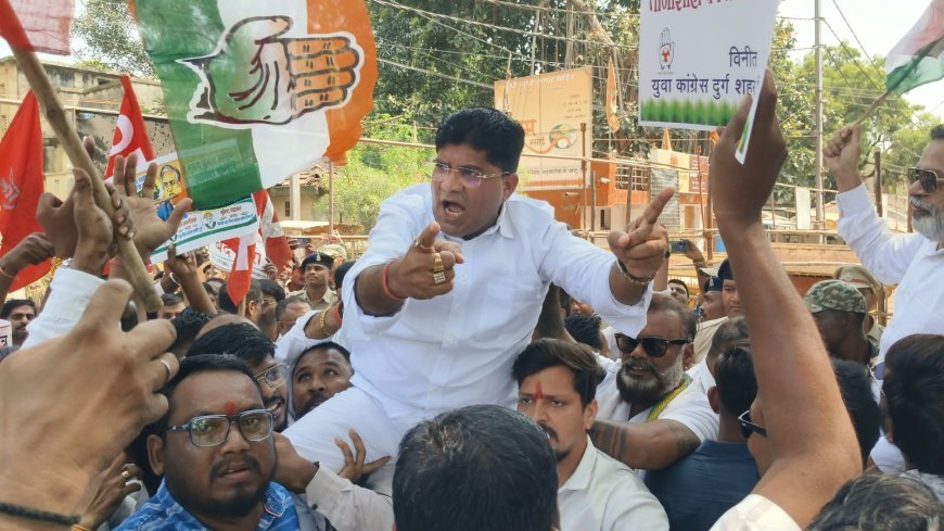 दुर्ग में इंडिया गठबंधन का जन-आक्रोश मार्च, मुख्य चुनाव आयुक्त के खिलाफ प्रदर्शन