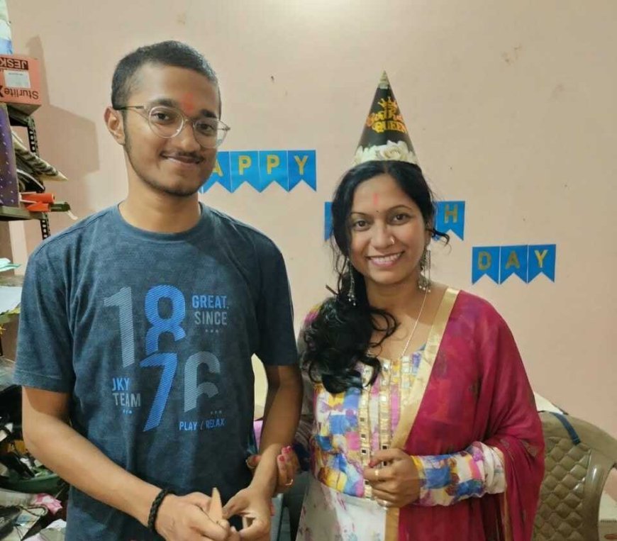 बिश्रामपुर में मां-बेटे के शव मिलने से सनसनी, कालीघाट के पास मिला 12वीं के छात्र का शव, घर में मृत मिली मां