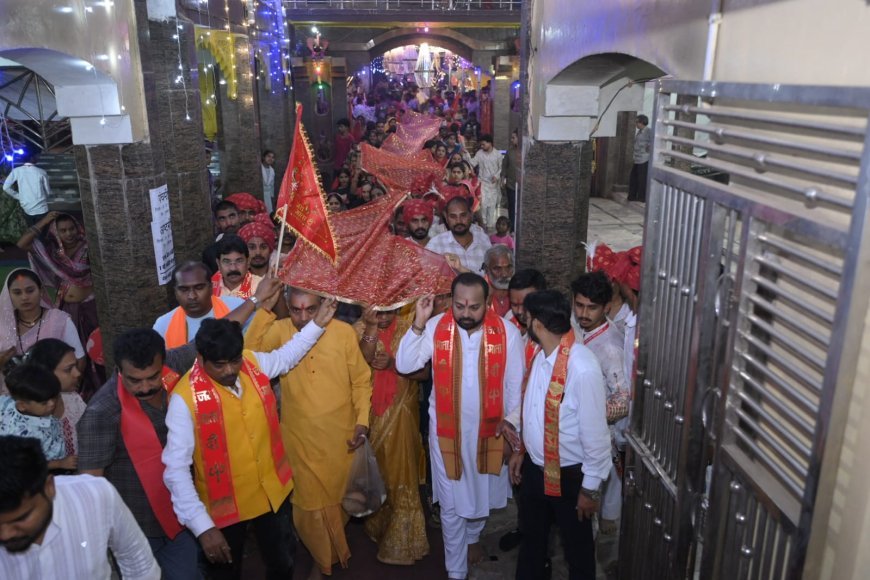 बेमेतरा में 108 मीटर चुनरी के साथ निकली भव्य शोभायात्रा, हजारों श्रद्धालुओं ने लिया हिस्सा
