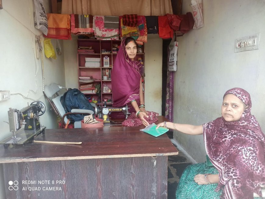 कवर्धा: प्रधानमंत्री स्वनिधि योजना से संतोषी चंद्रवंशी के स्वरोजगार को मिला संबल, 50 हजार रुपये के ऋण से बढ़ाया सिलाई और कपड़ा व्यवसाय