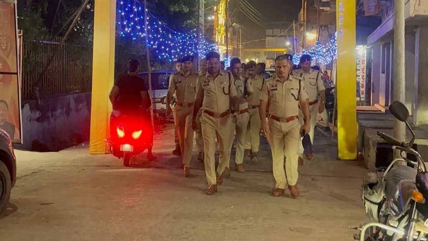कवर्धा में देवी खप्पर यात्रा को लेकर पुलिस अलर्ट, नवरात्रि पर कबीरधाम पुलिस ने निकाला फ्लैगमार्च