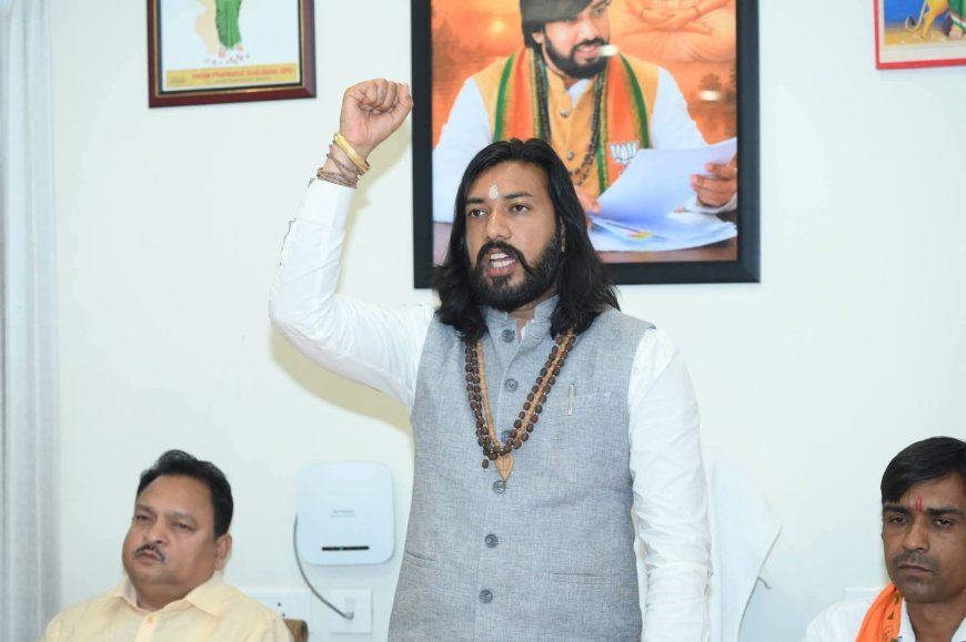 आरंग में कांग्रेस नेत्री प्रीति मिश्रा और ललित मनहरे के नेतृत्व में सैकड़ों लोगों ने भाजपा की सदस्यता ग्रहण की