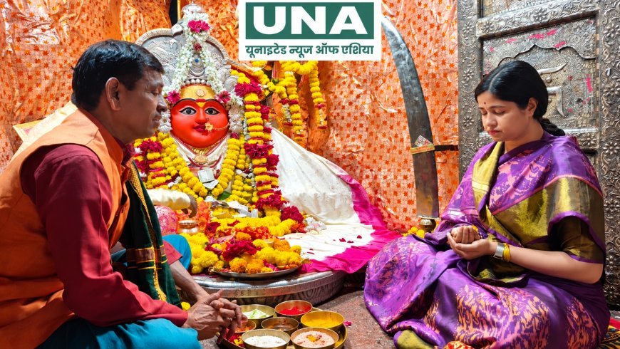 नवागत कलेक्टर नेहा मीणा ने देवास पहुंचकर किए माता टेकरी के दर्शन, मां तुलजा भवानी और चामुंडा का लिया आशीर्वाद