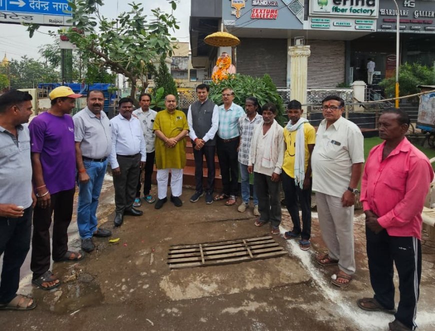 रायपुर में सरदार वल्लभभाई पटेल की जयंती पर पुष्पांजलि, विधायक पुरंदर मिश्रा सहित गणमान्यजनों ने किया नमन